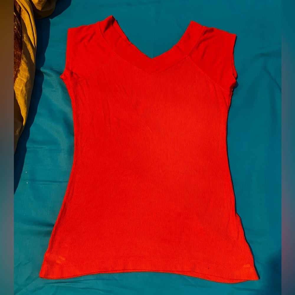Red top size medium